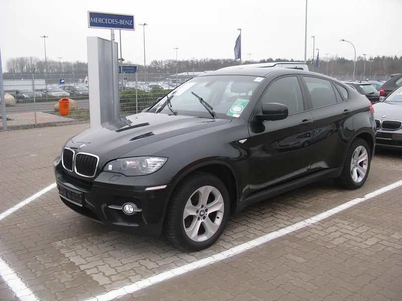 Black BMW X6