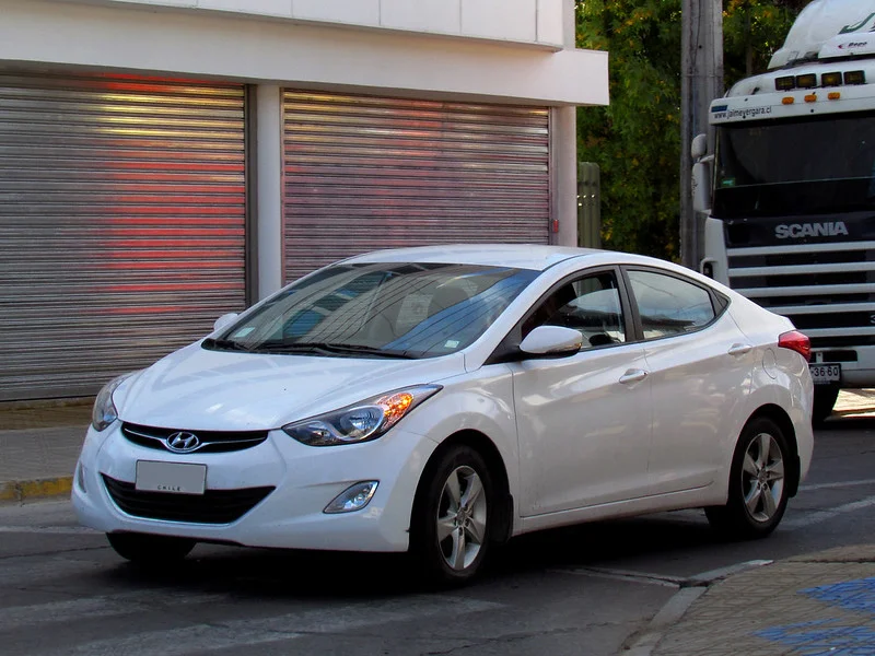 White Hyundai Elantra