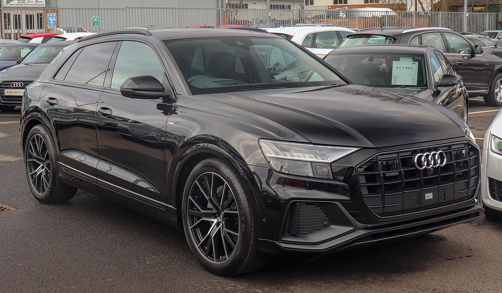 Black Audi Q8