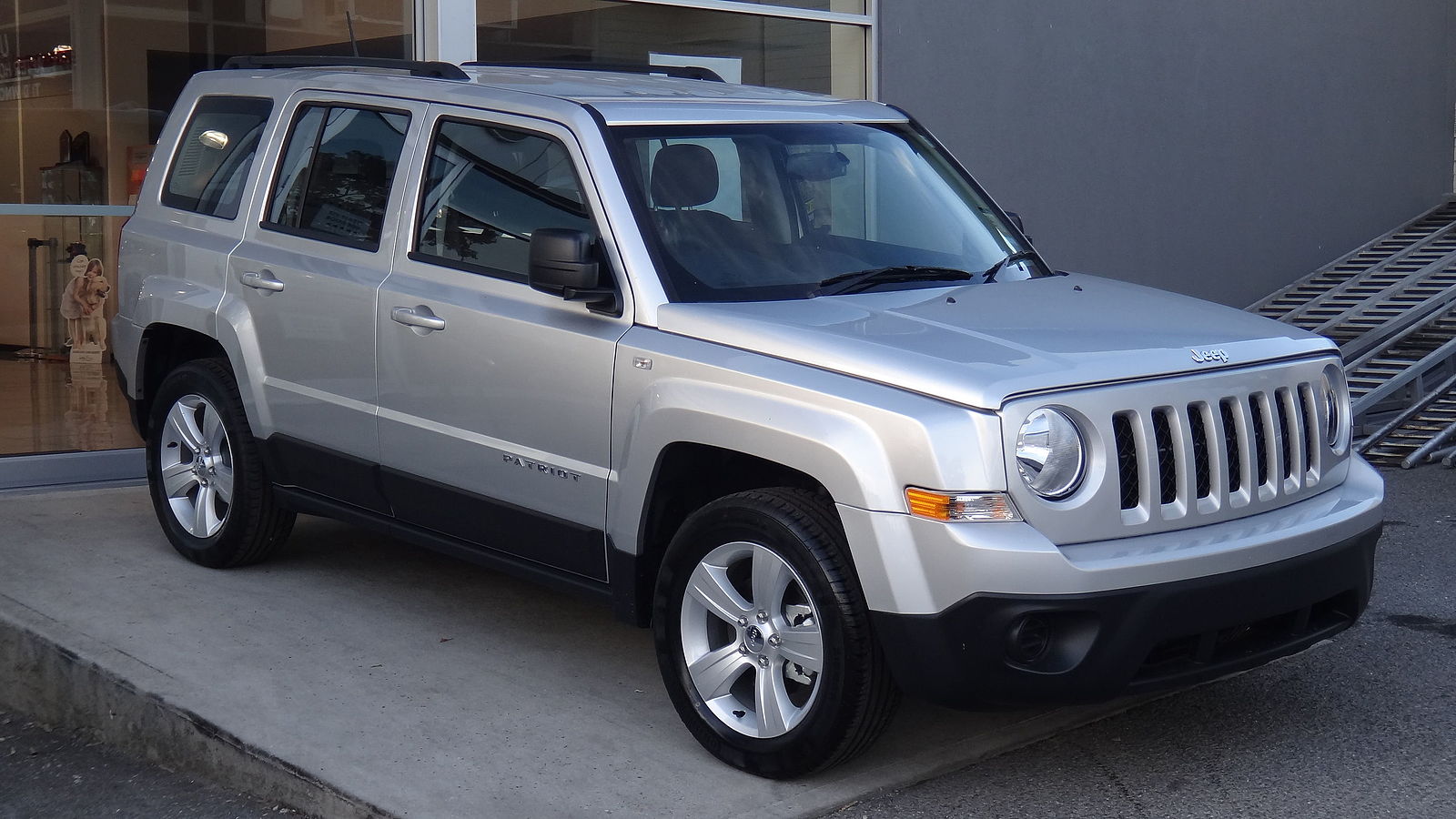 Silver Jeep Patriot