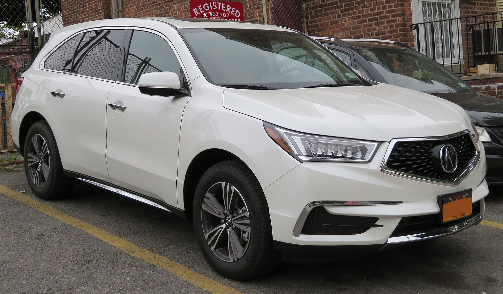 White Acura MDX