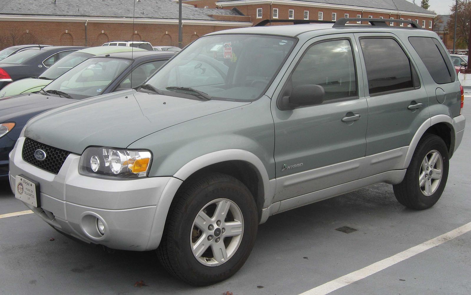 Photo of 2005 Ford Escape hybrid model