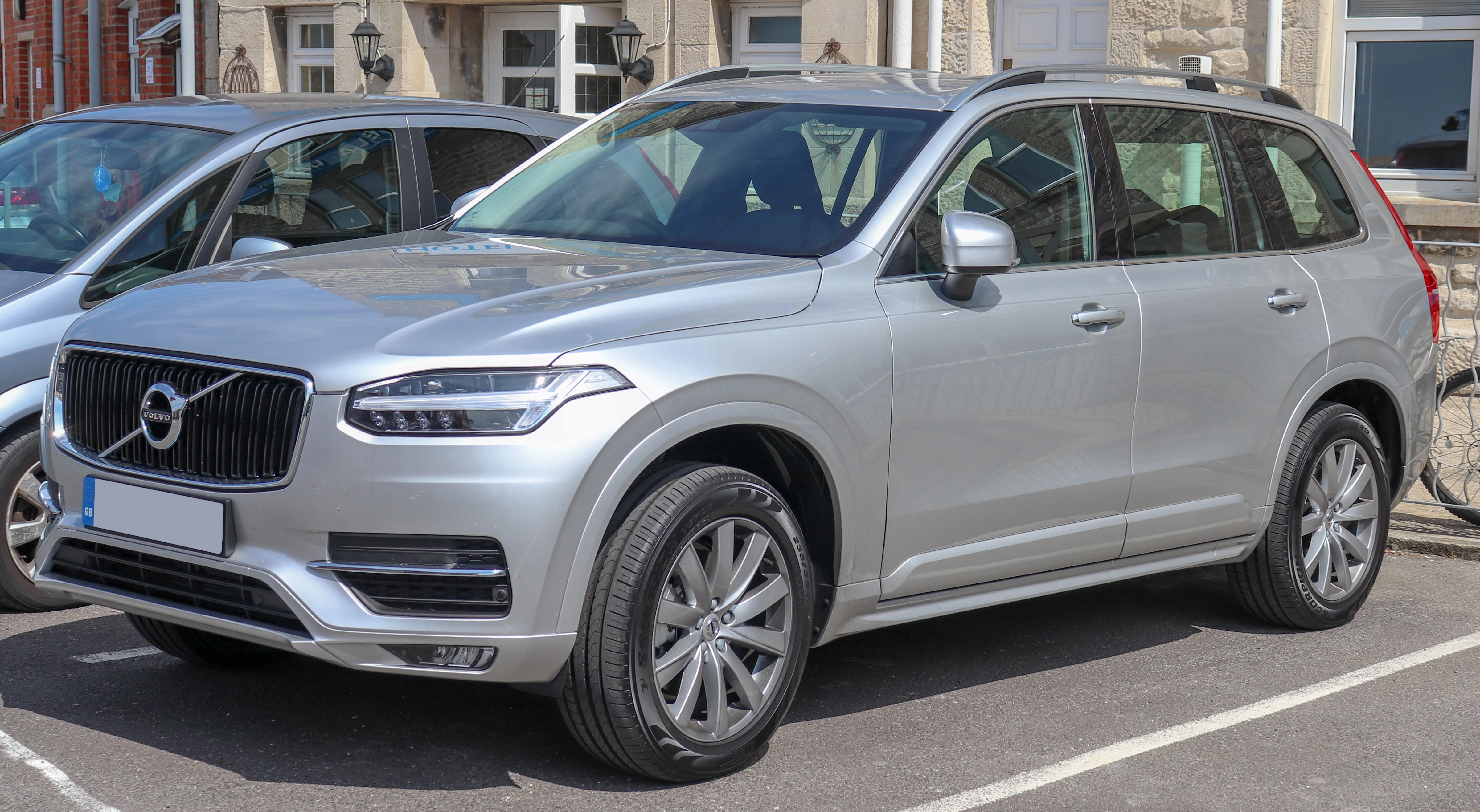 Silver Volvo XC90