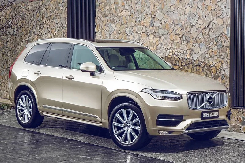 Gold Volvo XC90