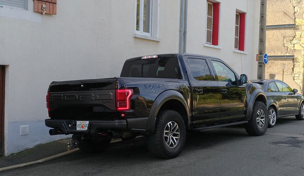 Black Ford Raptor