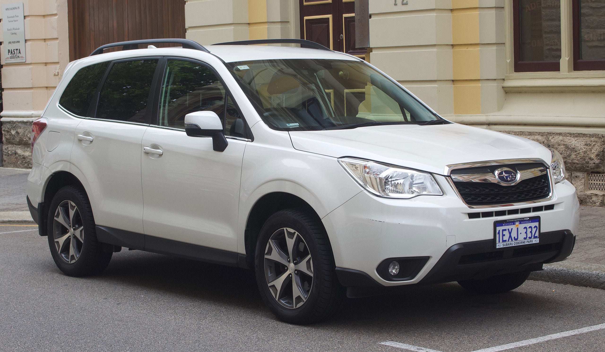 White 2015 Subaru Forester