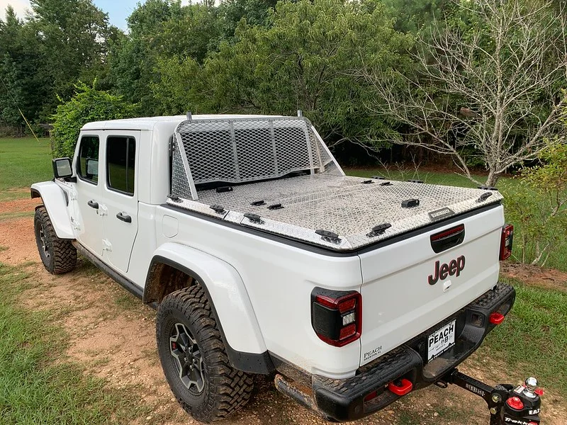 White Jeep Gladiator