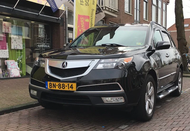 Black Acura MDX