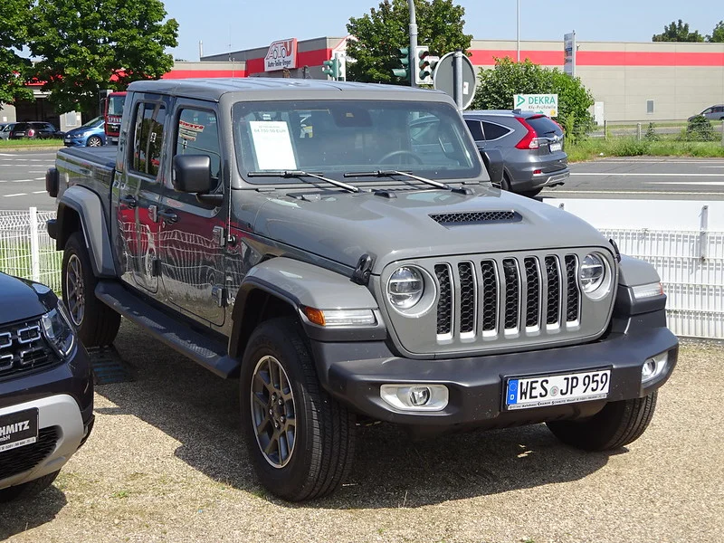 Silver Jeep Gladiator