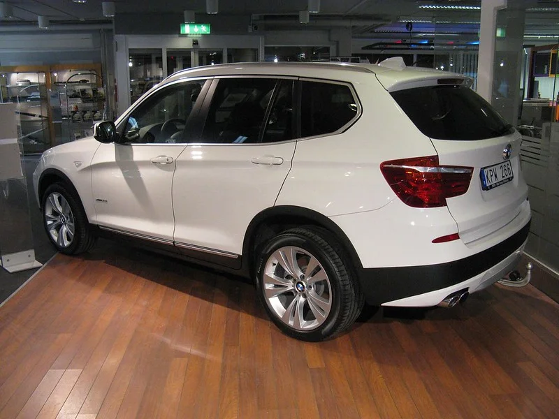 White BMW X3