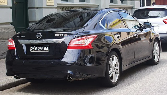 Black 2015 Nissan Altima