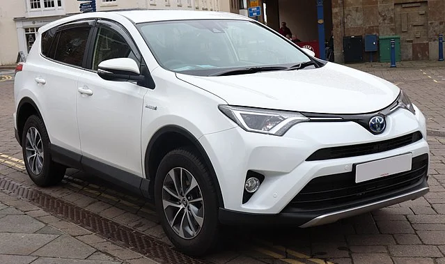 White 2018 Toyota RAV4