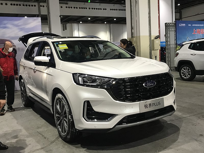 White Ford Edge