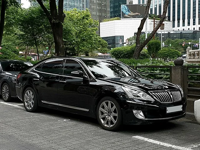 Hyundai Equus parked on a street