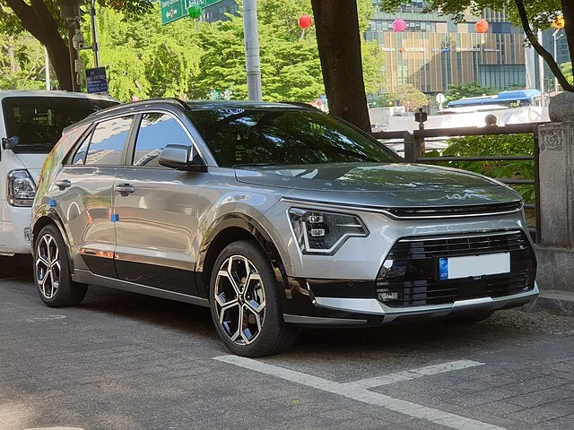 silver kia niro