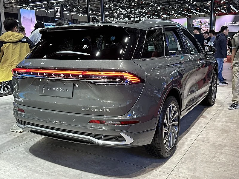 Silver Lincoln Corsair in a showroom