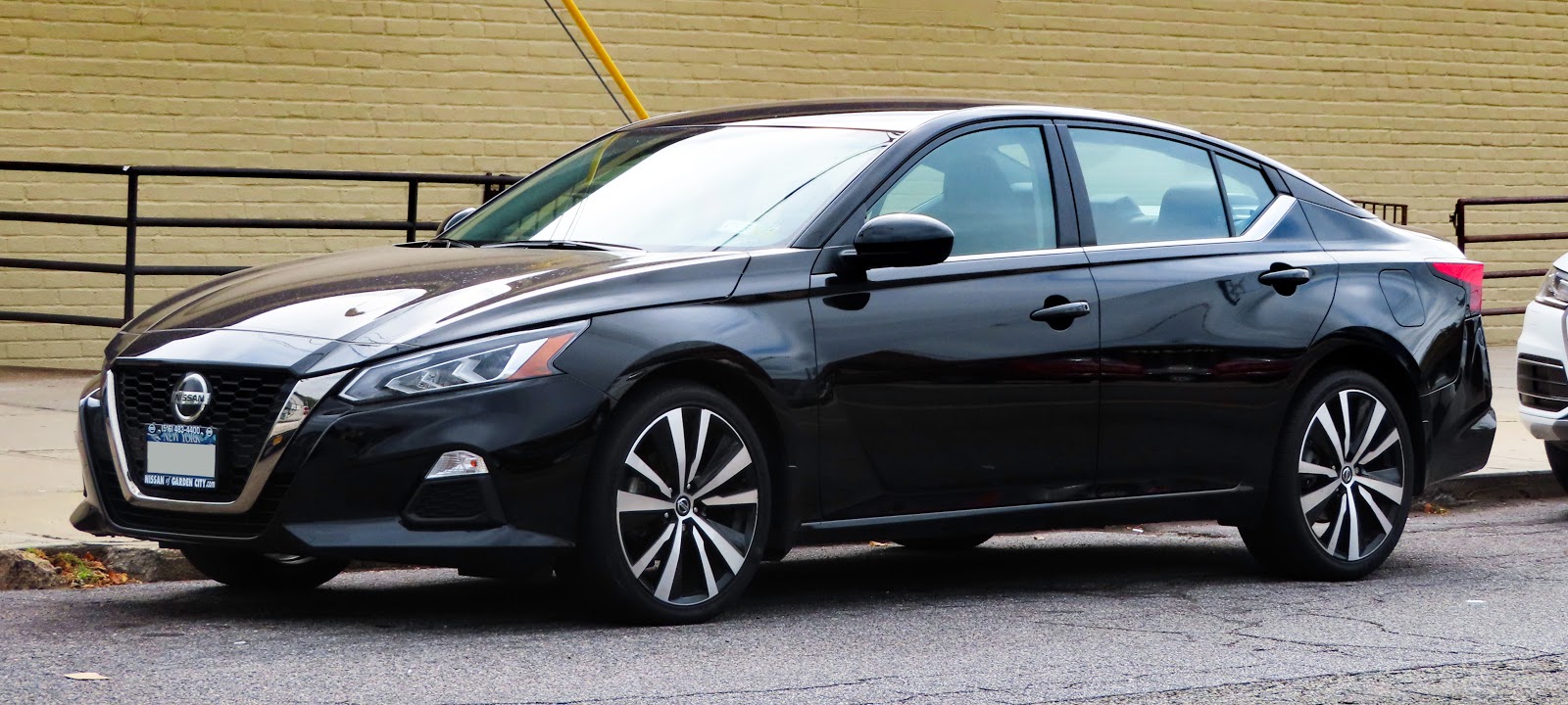 Photo of used Nissan Altima