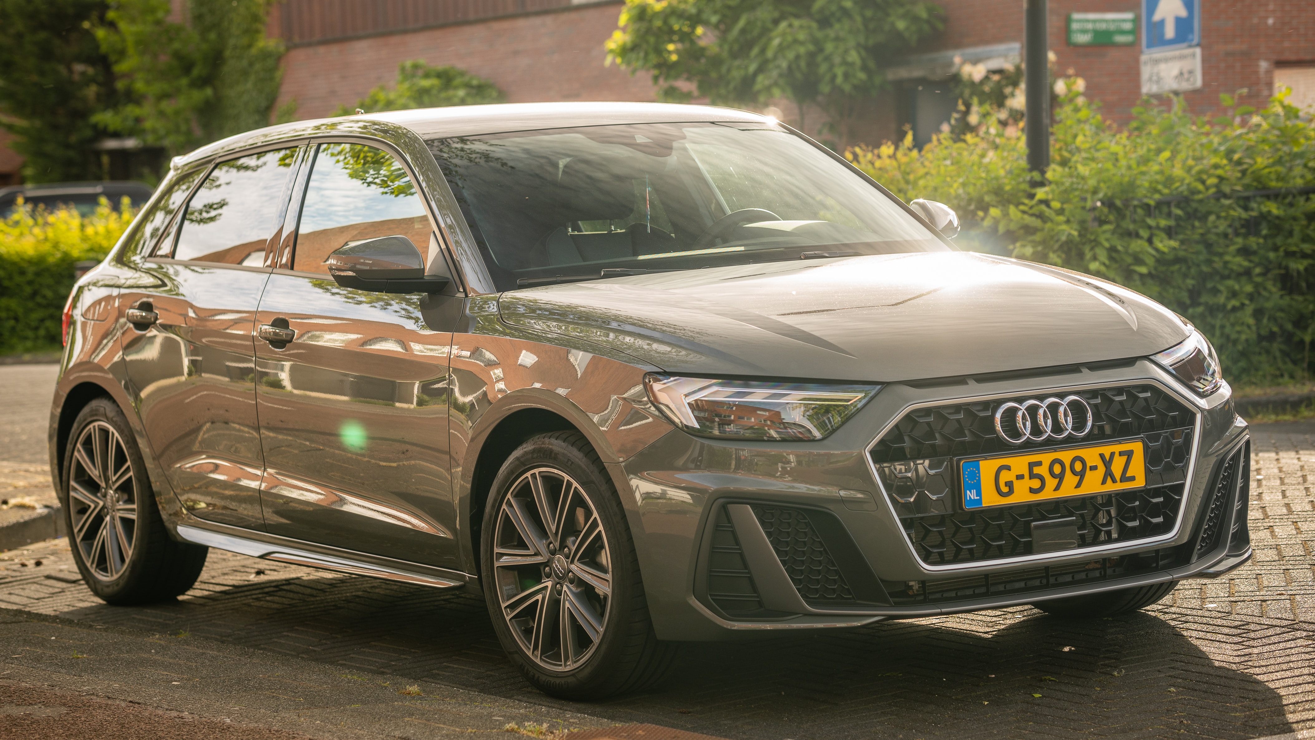 grey audi q5